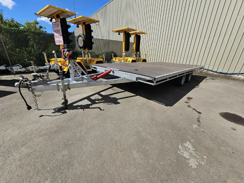 Flatdeck Tandem Trailer - View 1