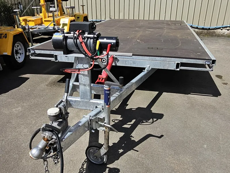 Flatdeck Tandem Trailer - View 2
